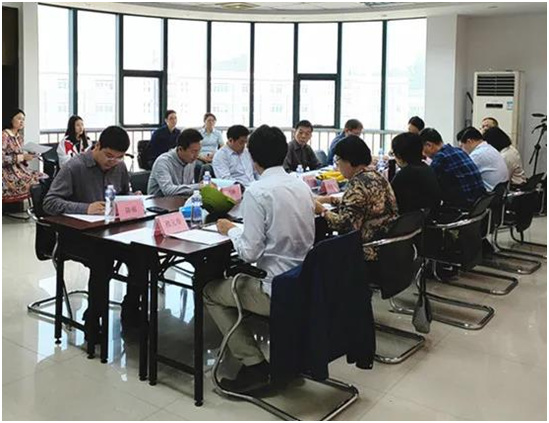 复合防火玻璃制造技术与产业示范线顺利通过专家组现场验收
